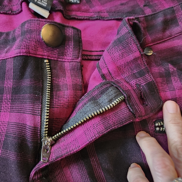 Torrid Berry Plaid Ponte Stetchy Pants Ankle Crop Length 20R Punk Grunge Alt Emo - Picture 7 of 9